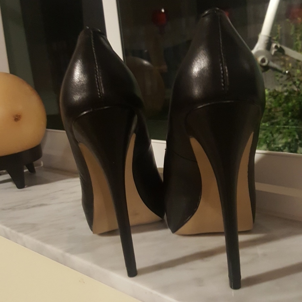 NWOT Steve Madden Yasmin pump - Picture 2 of 4
